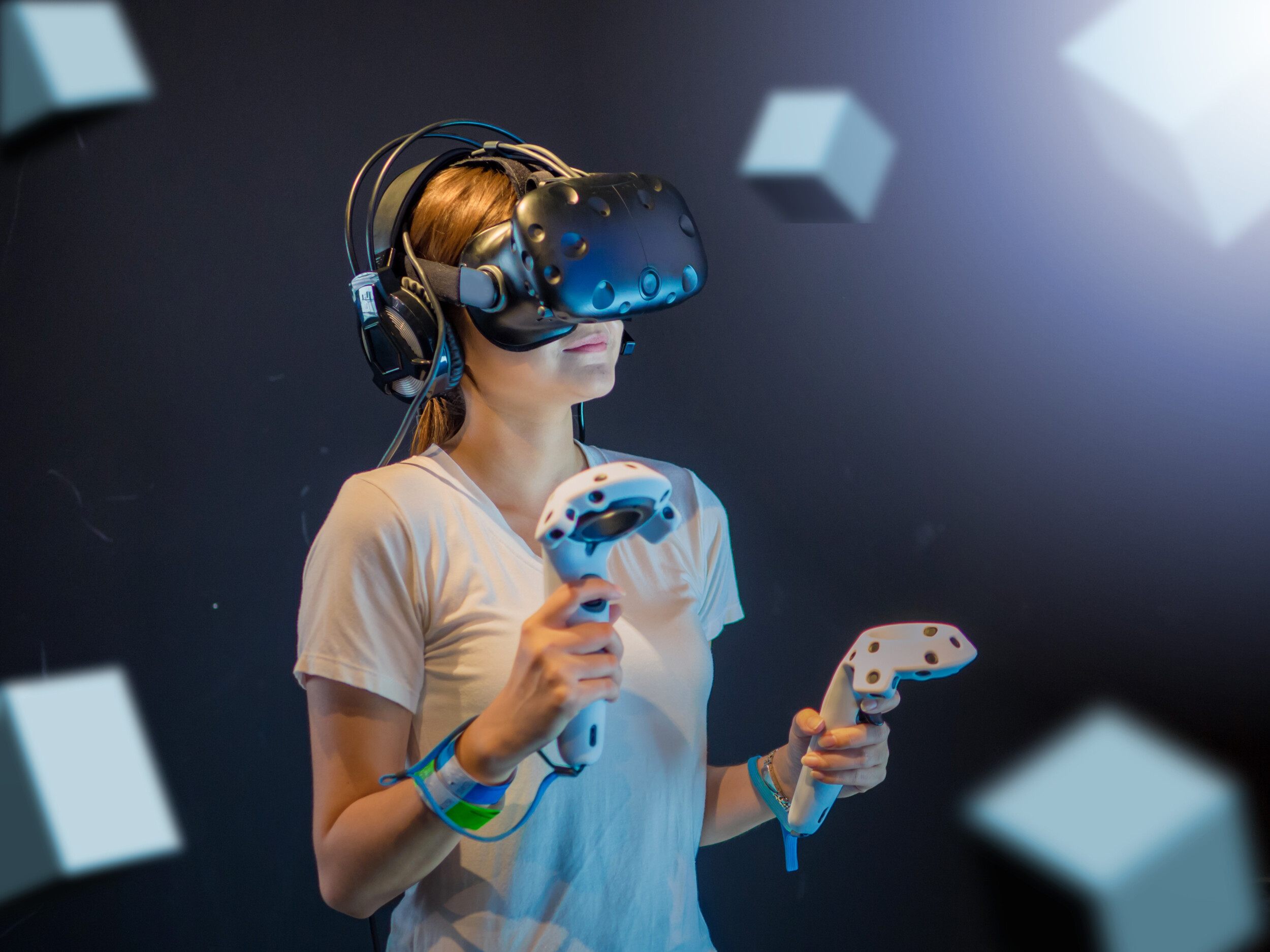 Виртуальная игра 3д. VR виртуальная реальность. Шлем виртуальной реальности. Виртуальная реальность дети. Человек в ВР.