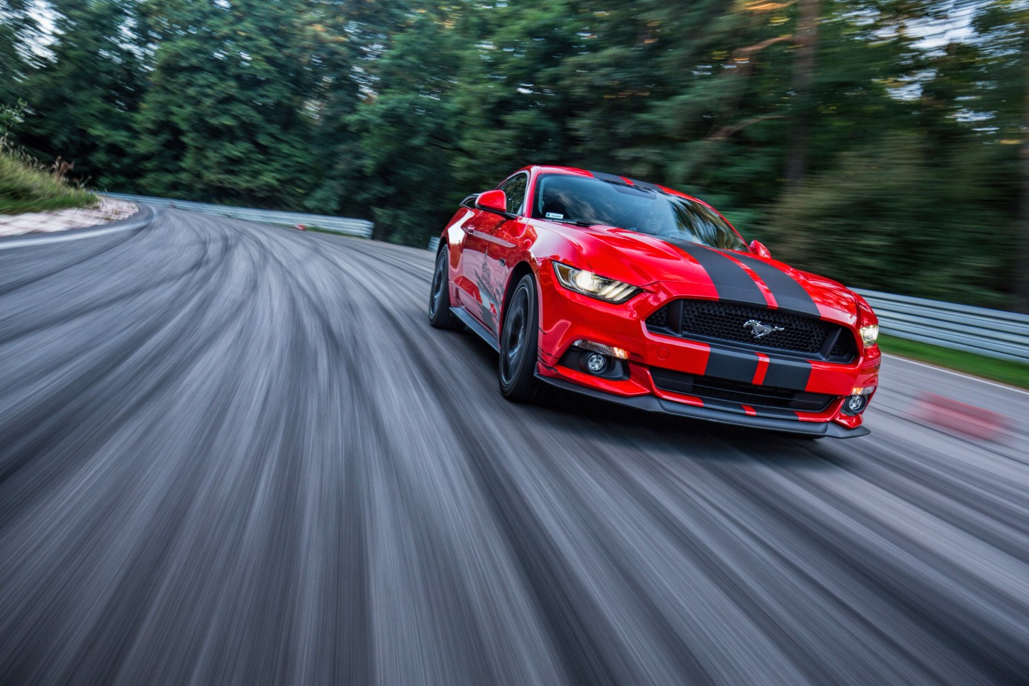 Poprowadź Forda Mustanga GT (1 okrążenie) | Wiele Lokalizacji