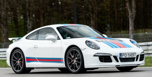 Poprowadź Porsche 911 S Martini Racing Edition (1 okrążenie) - prezent na mikołajki
