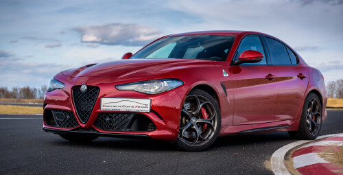 Jazda Alfa Romeo Giulia Quadrifoglio (3 okrążenia) - prezent dla taty
