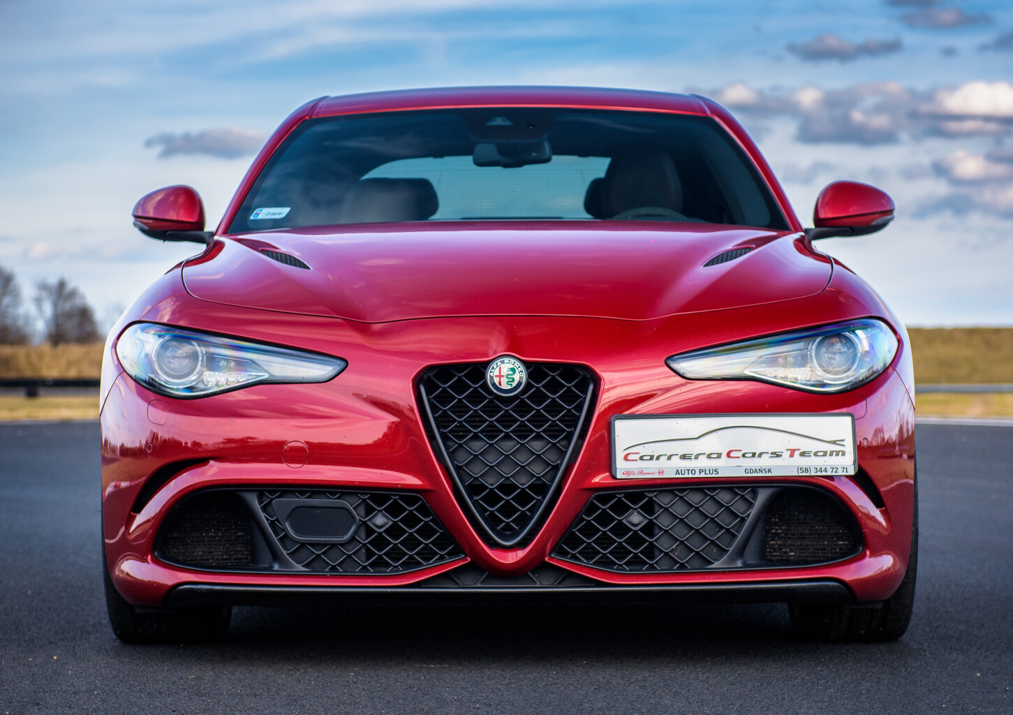 Jazda Alfa Romeo Giulia Quadrifoglio (3 okrążenia) | Wiele lokalizacji 