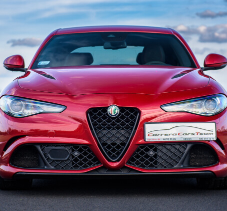 Jazda Alfa Romeo Giulia Quadrifoglio (3 okrążenia) | Wiele lokalizacji 