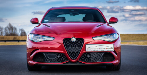 Jazda Alfa Romeo Giulia Quadrifoglio (3 okrążenia) - prezent dla faceta
