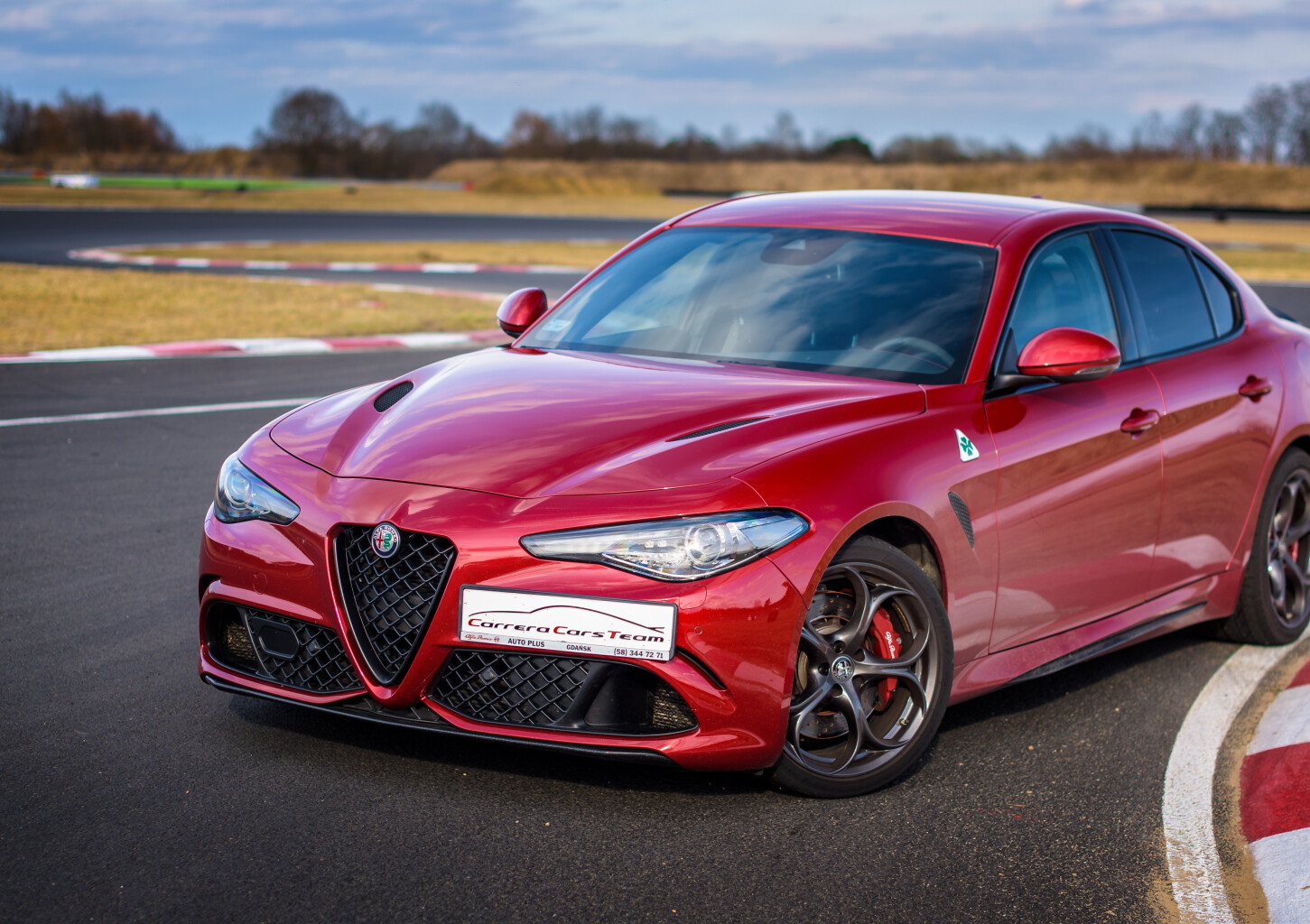 Jazda Alfa Romeo Giulia Quadrifoglio (1 okrążenie) | Tor Główny Poznań