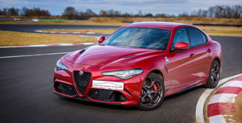 Jazda Alfa Romeo Giulia Quadrifoglio (1 okrążenie) - prezent dla faceta