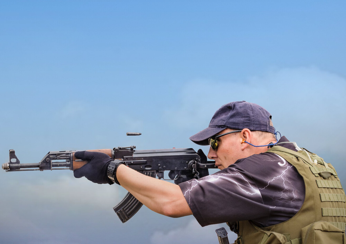 Strzelanie z Karabinu AK-47 i Pistoletu Glock | Łódź