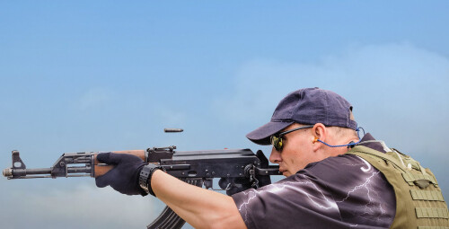Strzelanie z Karabinu AK-47 i Pistoletu Glock - prezent  dla męża