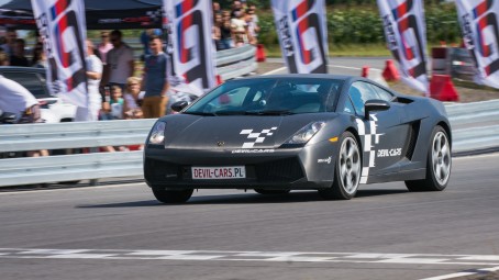 Pojedynek Lamborghini Gallardo vs Audi R8 (2 okrążenia) | Tor Główny Poznań