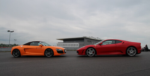 Pojedynek Ferrari F430 vs Audi R8 (2 okrążenia) | Tor Główny - prezent dla szefa_P