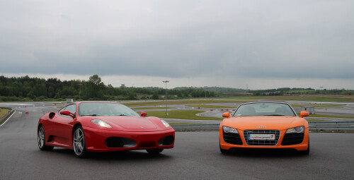 Pojedynek Ferrari F430 vs Audi R8 (2 okrążenia) | Tor Główny - prezent dla mężczyzny _P