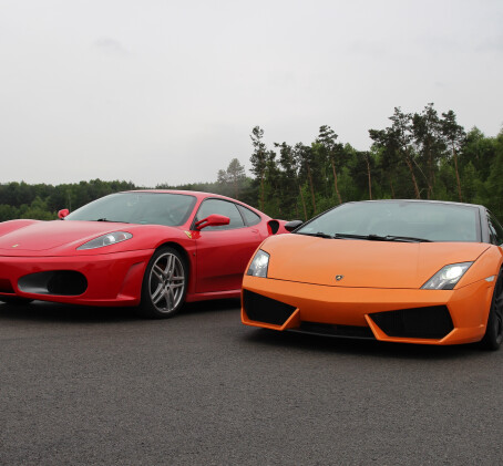 Pojedynek Ferrari F430 vs Lamborghini Gallardo (2 okrążenia) | Tor Główny