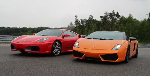 Pojedynek Ferrari F430 vs Lamborghini Gallardo - prezent dla męża _P