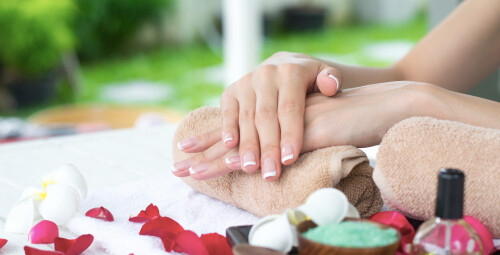 Manicure i Pedicure Hybrydowy- prezent dla babci SS