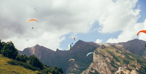 Lot Akrobatyczny Paralotnią nad Górami - prezent dla niej_S