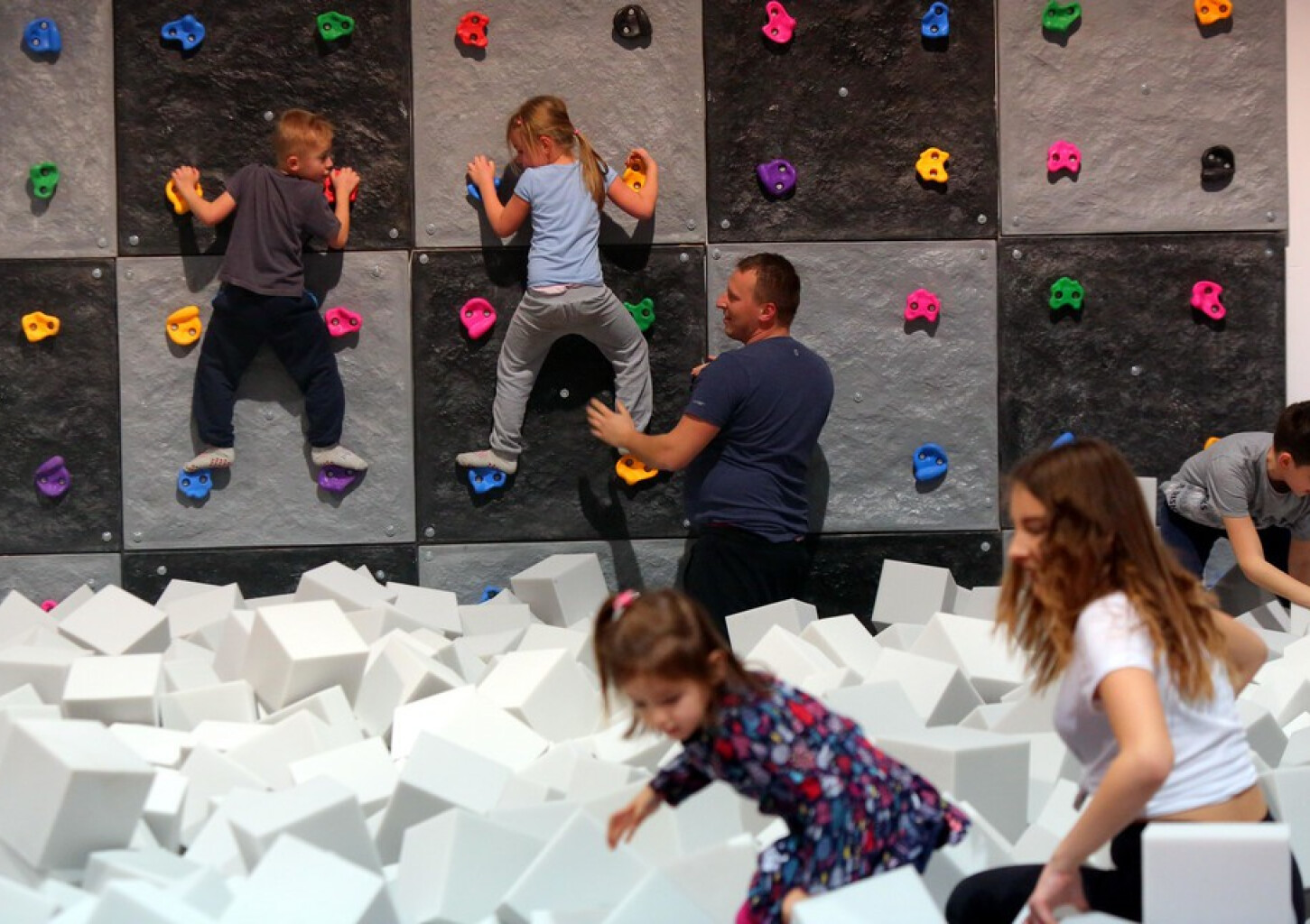 Zabawa w Parku Trampolin dla Rodziny | Wałbrzych