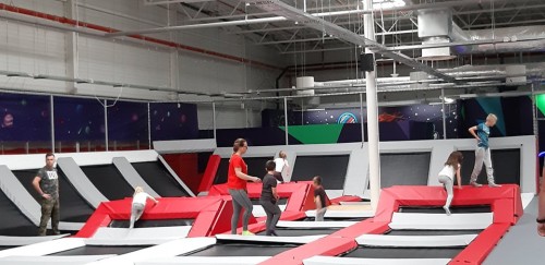 Szalona Zabawa w Parku Trampolin dla Rodziny Lublin Jump Planet  - prezent dla młodzieży_PP