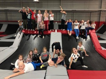 Szalona Zabawa w Parku Trampolin dla Rodziny Lublin Jump Planet  - prezent dla znajomych_PP