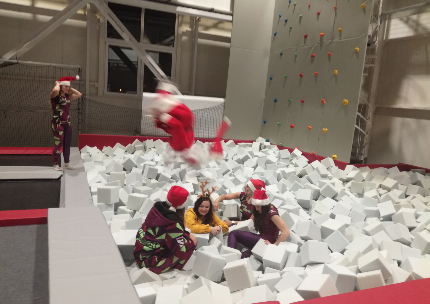 Szalona Przygoda w Parku Trampolin dla Przyjaciół | Wałbrzych