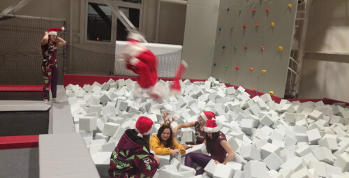Szalona Przygoda w Parku Trampolin dla Przyjaciół Kalisz Jump Planet - prezent dla znajomych_P