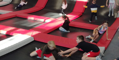 Przygoda w Parku Trampolin dla Przyjaciół Kalisz Jump Planet - prezent dla znajomych_P