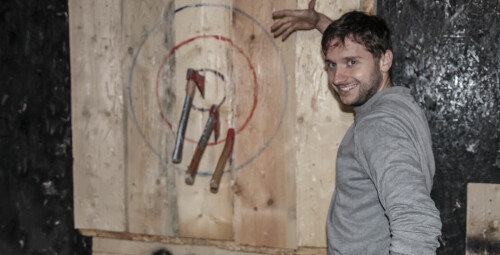 Rzucanie Siekierami do Celu dla Przyjaciół - prezent dla ekipy_P