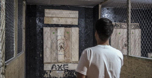 Rzucanie Siekierami do Celu dla Przyjaciół - prezent dla grupy_P