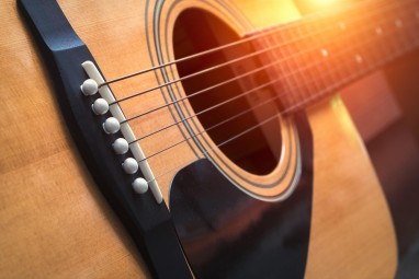 Nauka Gry na Gitarze Akustycznej ON-line | BEATIT - Prezent dla chłopaka_SS