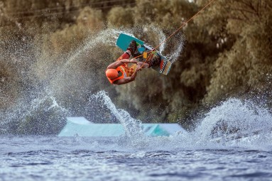 Poznaj Wakeboarding (1-2 osoby) | 30 minut | Warszawa (okolice) - Prezent dla kolegów _S