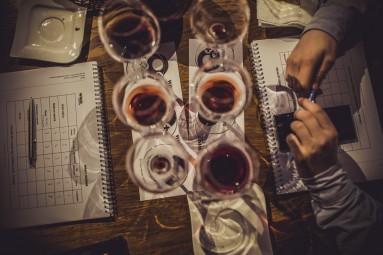 Tematyczna Degustacja Wina dla Dwojga - Prezent dla Pary