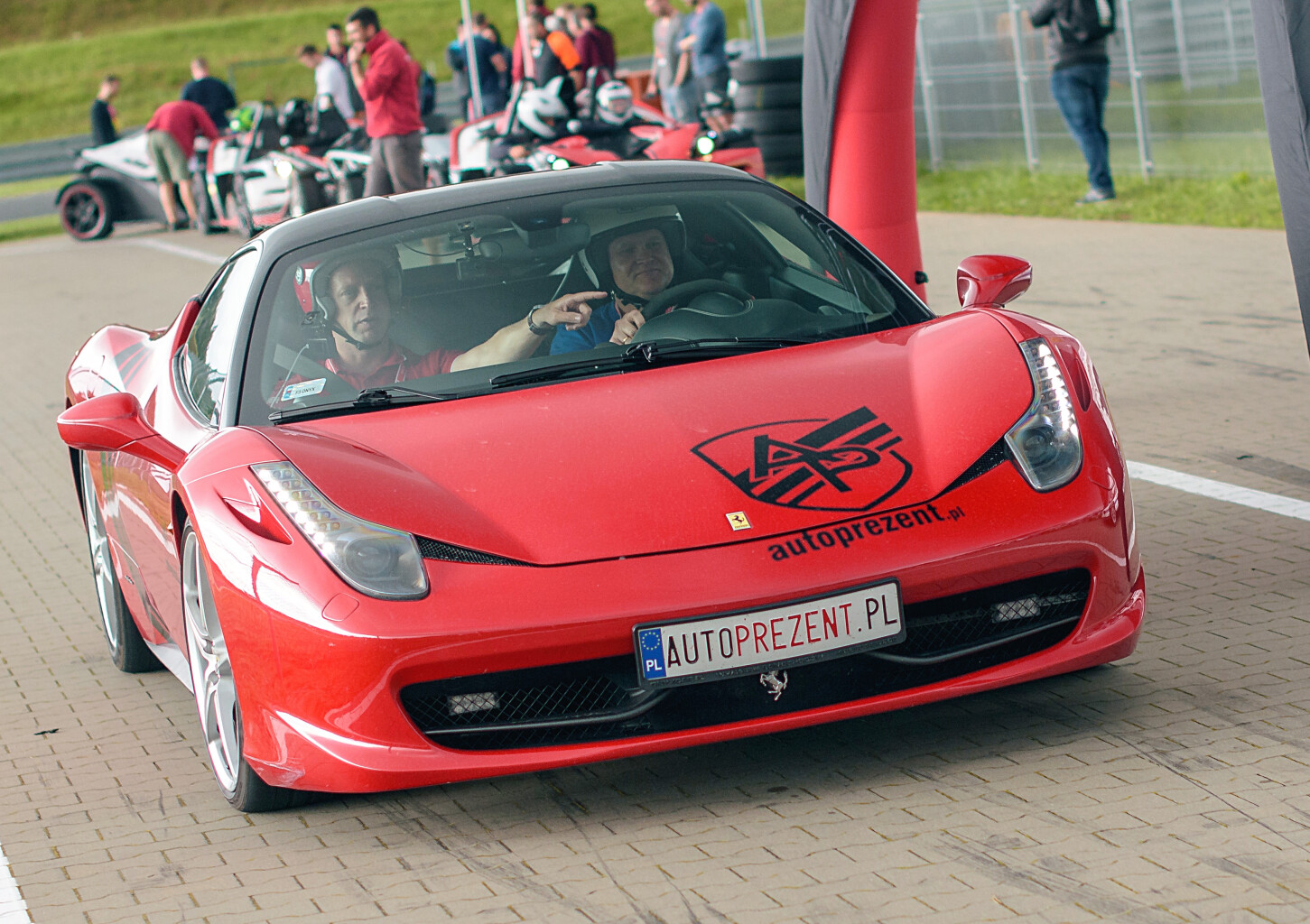 Jazda Ferrari F458 Italia (2 okrążenia) | Wiele Lokalizacji