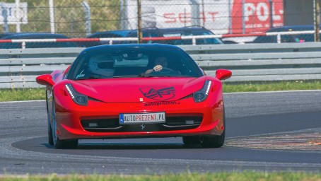 Jazda Ferrari F458 Italia (3 okrążenia) | Wiele Lokalizacji