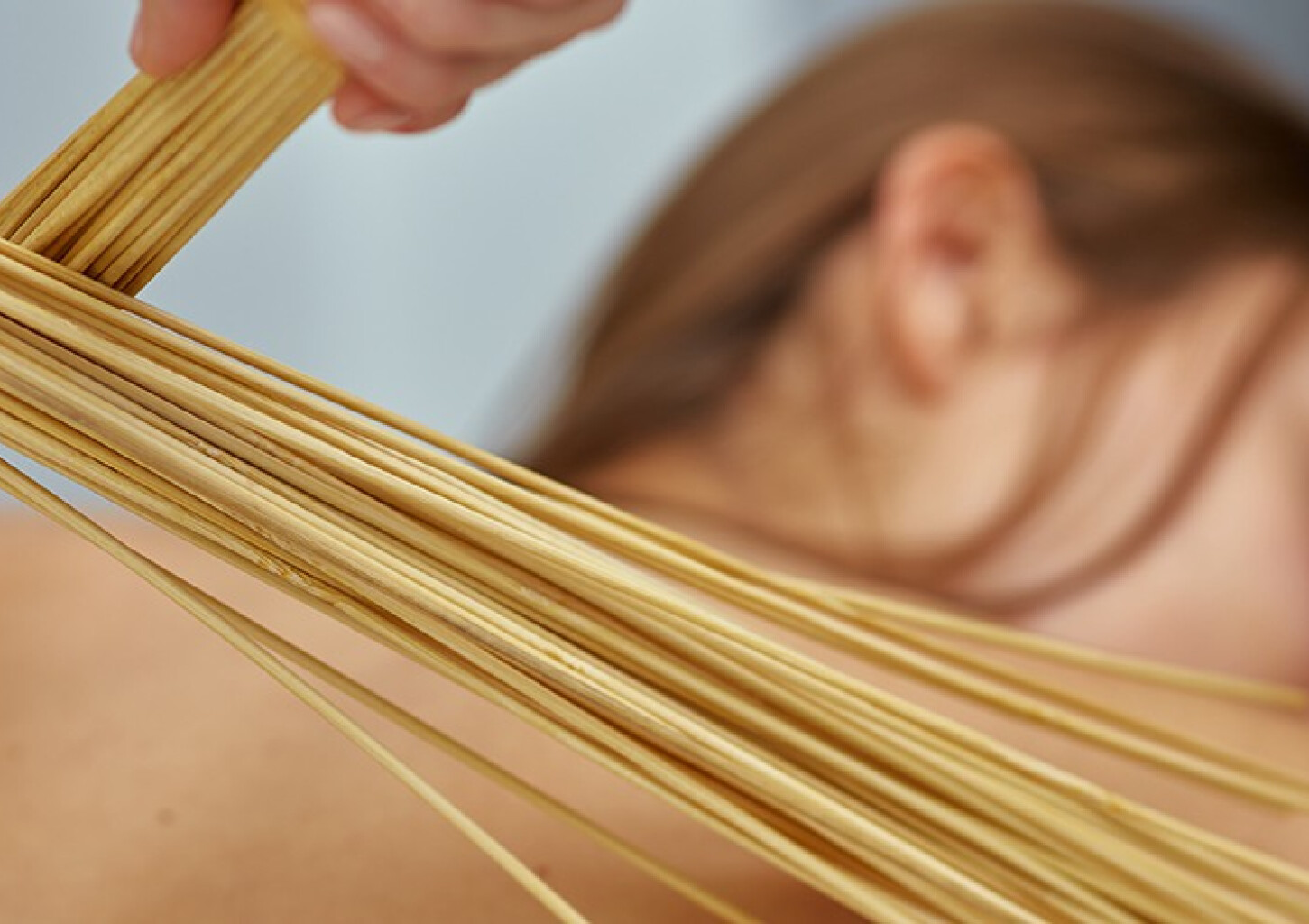 Japoński Masaż Bambusowymi Miotełkami | Białystok