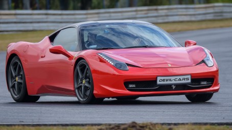 Pojedynek Ferrari 458 Italia vs. Ferrari F430 | 2 okrążenia | Wiele Lokalizacji