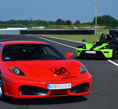 Pojedynek Ferrari F430 vs. KTM X-Bow | 2 okrążenia | Wiele Lokalizacji