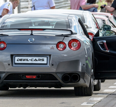 Pojedynek Lamborghini Gallardo vs. Ferrari F430 vs. Nissan GTR | 3 okrążenia | Wiele Lokalizacji