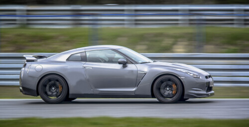 Pojedynek Nissan GTR vs. Ferrari F458 Italia | 2 okrążenia_Prezent dla Taty_P