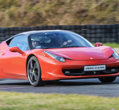 Pojedynek Nissan GTR vs. Ferrari F458 Italia | 2 okrążenia | Wiele Lokalizacji