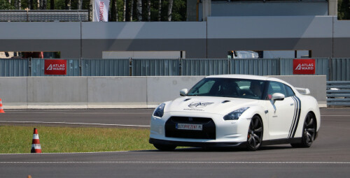 Pojedynek Ferrari F430 vs. Nissan GTR | 2 okrążenia_Prezent dla Taty_P