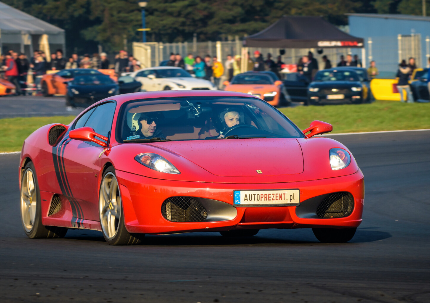 Pojedynek Ferrari F430 vs. Nissan GTR | 2 okrążenia | Tor Główny