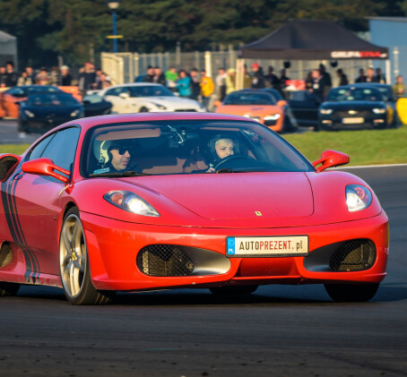 Pojedynek Ferrari F430 vs. Nissan GTR | 2 okrążenia | Tor Główny