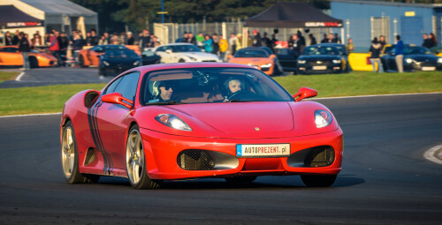 Pojedynek Ferrari F430 vs. Nissan GTR | 2 okrążenia_Prezent dla Niego_P