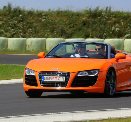 Pojedynek Audi R8 V10 vs. Nissan GTR | 2 okrążenia | Tor Główny