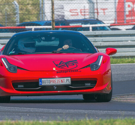 Pojedynek Ferrari 458 Italia vs. Lamborghini Gallardo | 2 okrążenia | Tor Główny