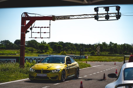 Poprowadź BMW M4 | 1 okrążenie | Wiele Lokalizacji