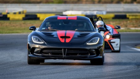 Pojedynek Dodge Viper GTS vs. Corvette C7 | 2 okrążenia_Prezent dla Szefa_P