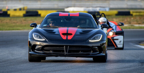 Pojedynek Dodge Viper GTS vs. Corvette C7 | 2 okrążenia_Prezent dla Szefa_P