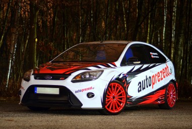 Pojedynek Mitsubishi Evo 10 vs. Ford Focus RS | 2 okrążenia_Prezent dla Chłopaka_P