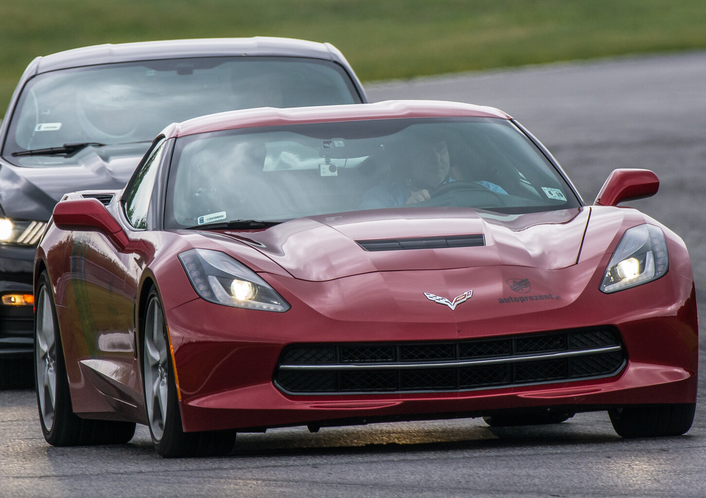 Pojedynek Dodge Viper GTS vs. Corvette C7 | 2 okrążenia | Tor Główny