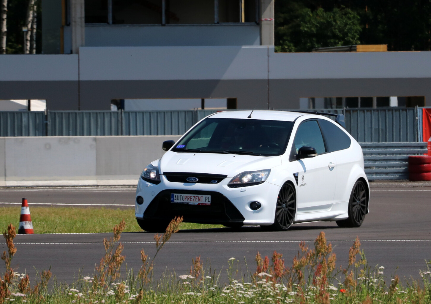 Poprowadź Forda Focusa RS 4x4 | 1 okrążenie | Wiele Lokalizacji