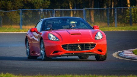 Poprowadź Ferrari California | 1 okrążenie_Prezent na Święta_P